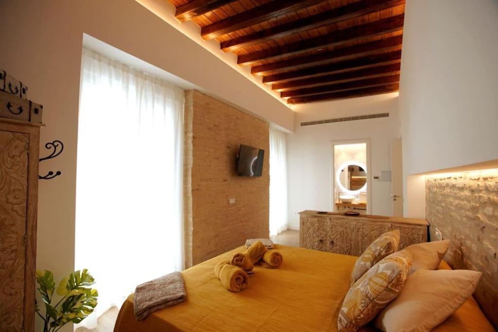 Mini Hotel In The Heart Of Sevilla For Exclusive Usage Buitenkant foto