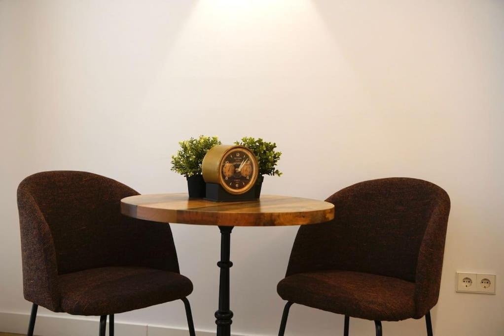 Mini Hotel In The Heart Of Sevilla For Exclusive Usage Buitenkant foto