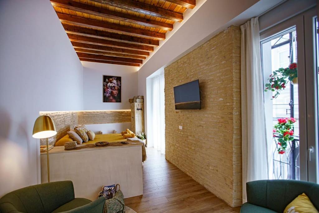 Mini Hotel In The Heart Of Sevilla For Exclusive Usage Buitenkant foto
