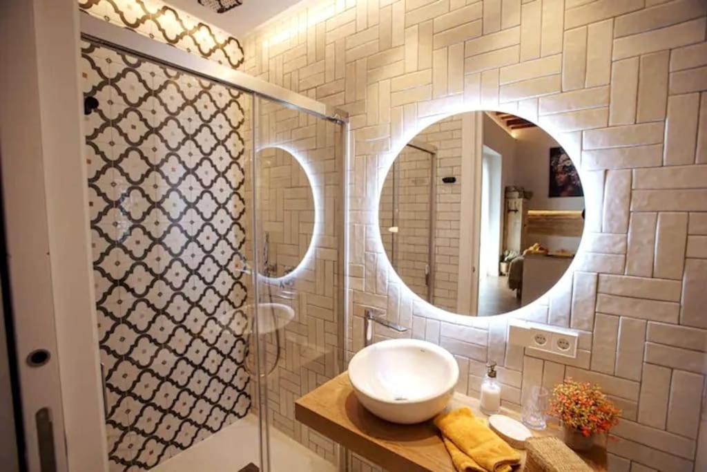 Mini Hotel In The Heart Of Sevilla For Exclusive Usage Buitenkant foto