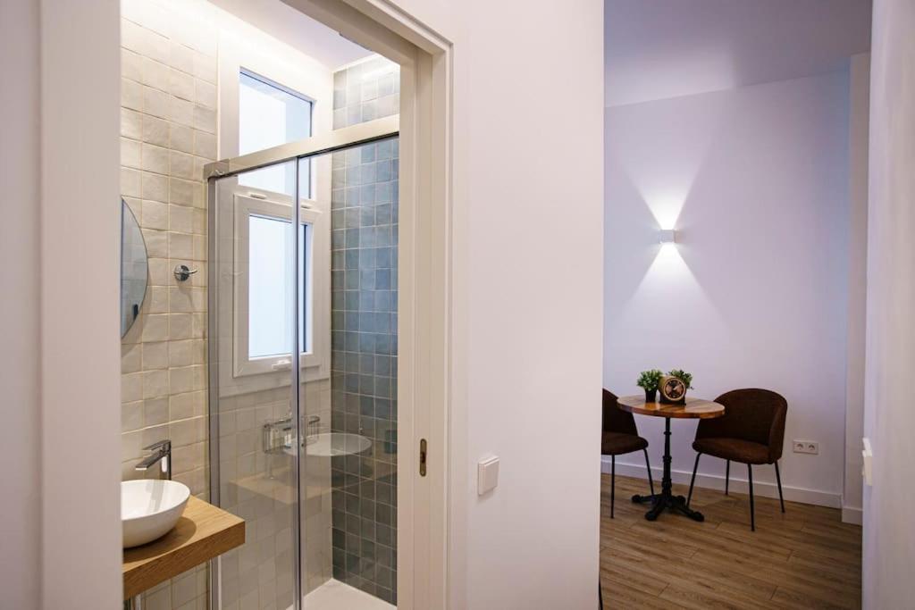 Mini Hotel In The Heart Of Sevilla For Exclusive Usage Buitenkant foto